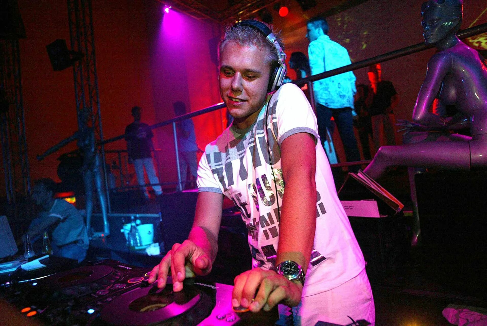 Диджей дан. Диджей давай. Haaz dj dai. Топ диджеев. Школа диджеинга.