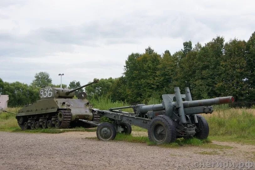 Ленино снегиревский военно исторический. Т 34 Ленино Снегиревский музей. Волоколамское шоссе танки музей. Ленино-Снегирёвский военно-исторический музей экспонаты. Ленино-Снегирёвский военно-исторический комплекс.