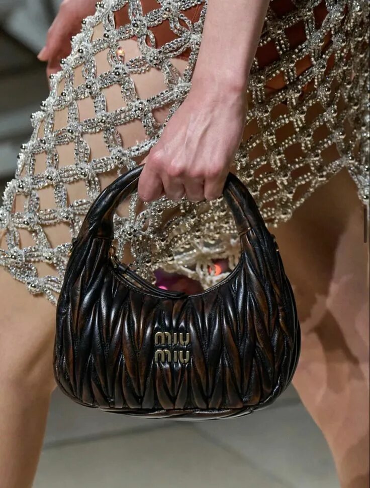 Miu miu 2025. Miu miu босоножки 2025. miu miu bag 2025. сумки mui mui.