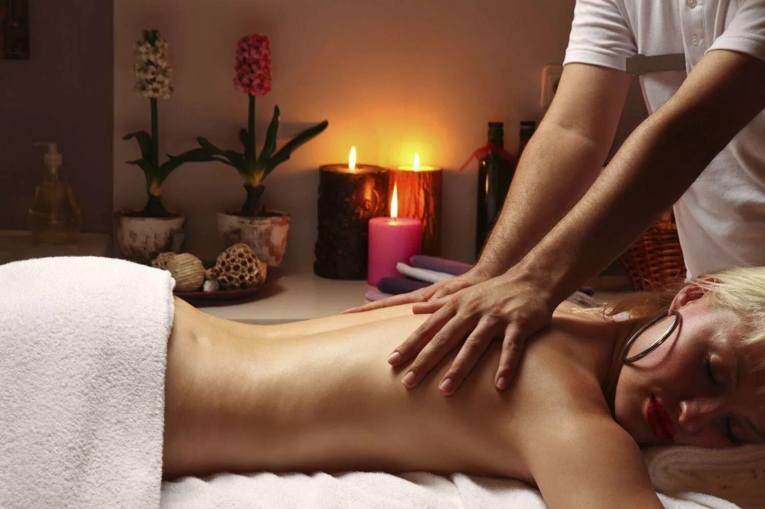 Hot body massage. Массаж. Массаж фото. Массаж тела. Классический массаж.