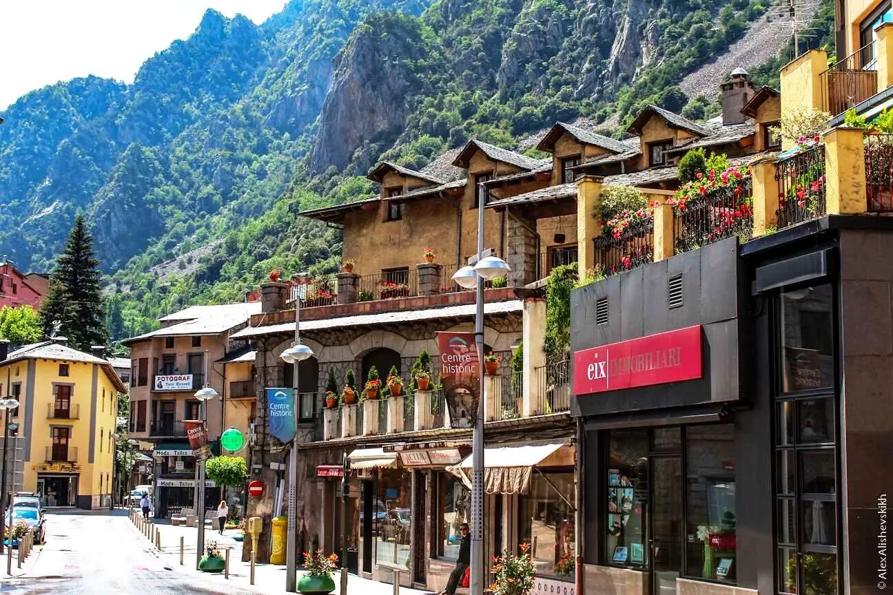 Андорра испания. Андорра испания. Энкамп андорра. Андорра-ла-велья столица. Андорра испания.