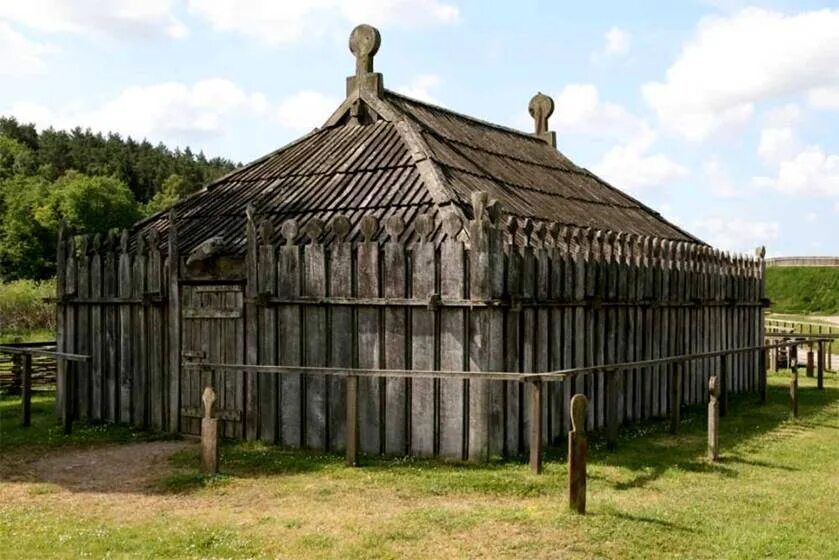 Храм старославянское. Славянские храмы в россии. Всеволод иванов «в городе русского рода». Древнеславянский храм. Храм древнеславянский языческий.