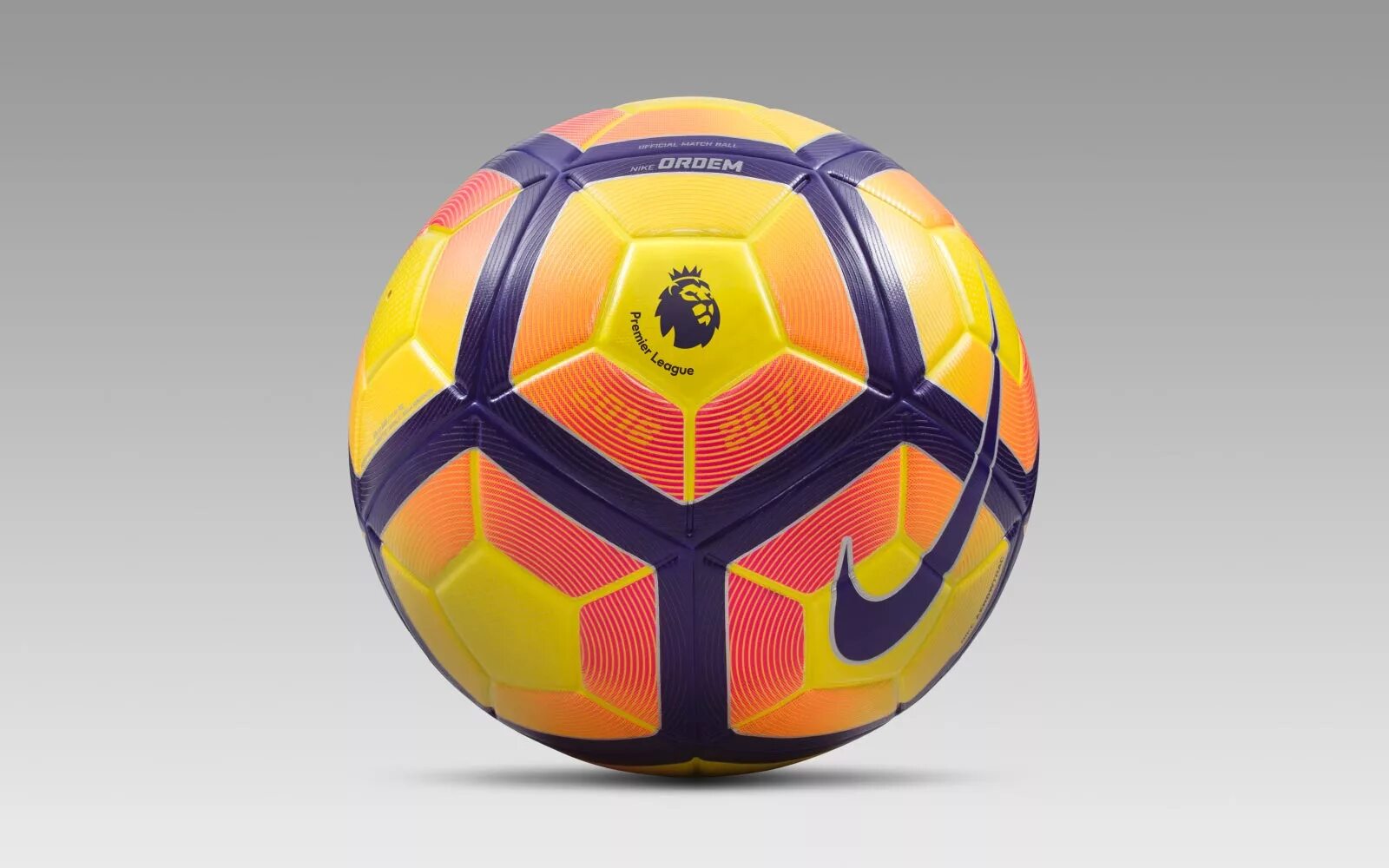Как выглядит мяч. Nike ordem 4 premier league. мяч найк 2017. мяч английской премьер лиги найк. мяч найк апл 2015-2016.