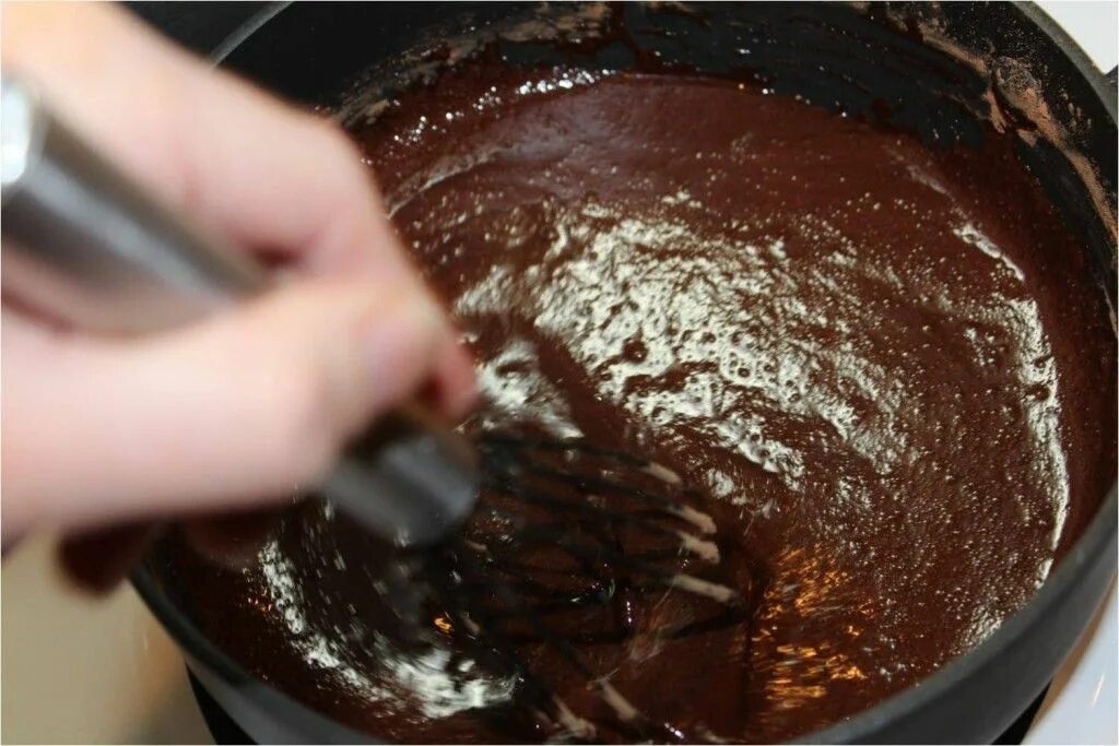 Глазурь из сгущенки и молока. Приготовление шоколада. Приготовление домашнего шоколада. Приготовление шоколадной глазури. Шоколадный порошок.