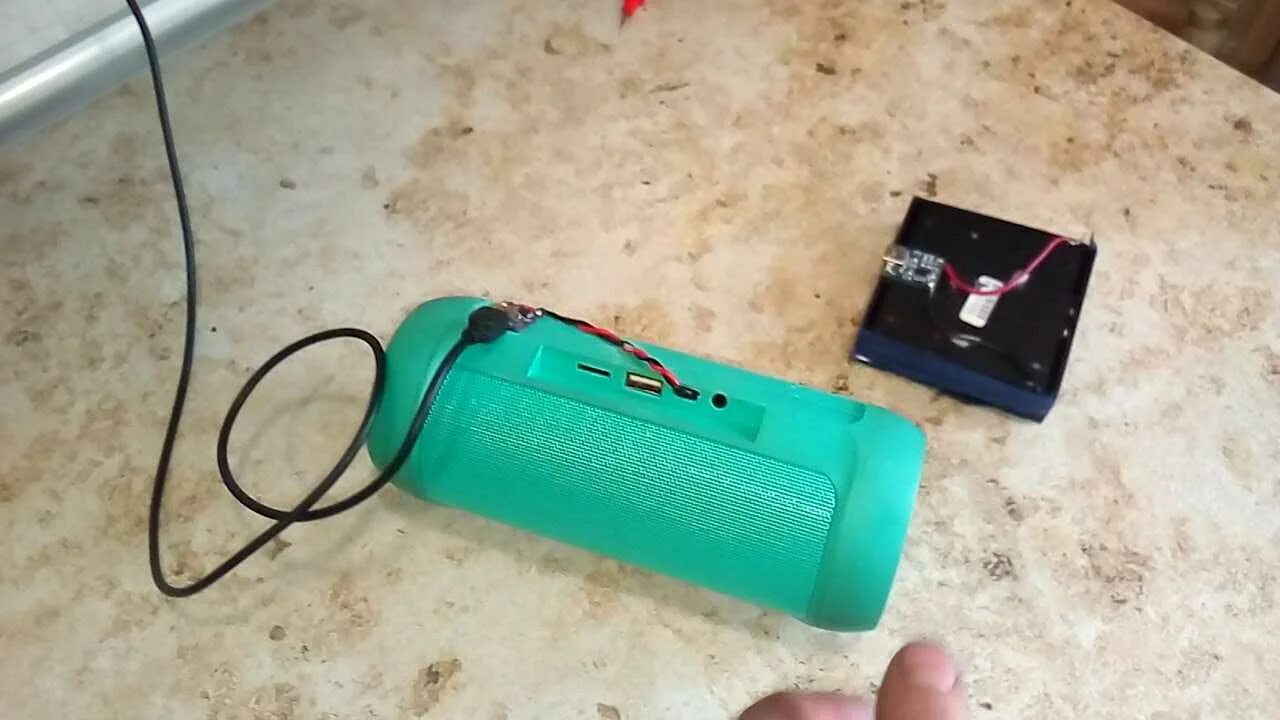 Как зарядить колонку через usb
