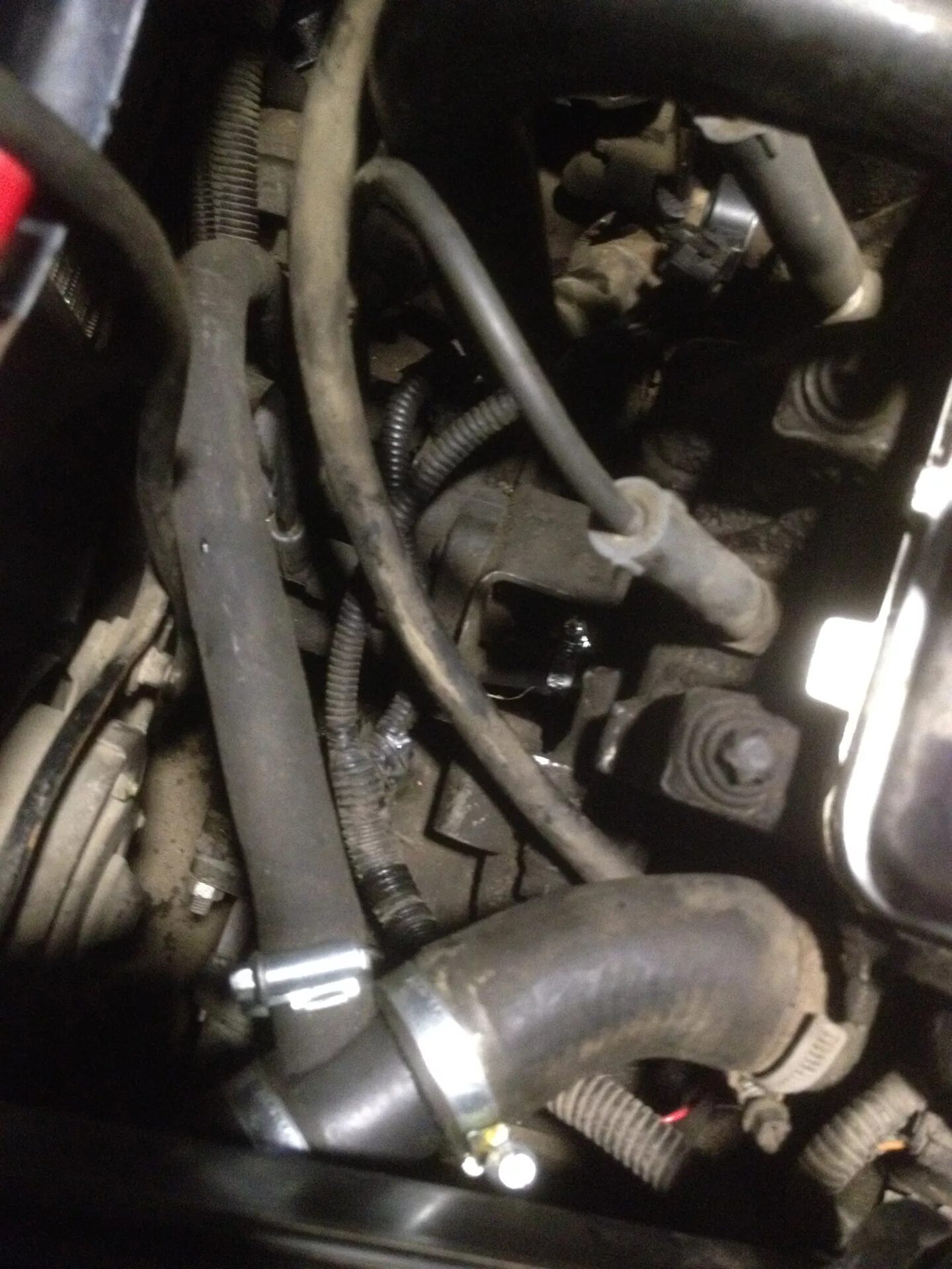 Подогреватель двигателя на ваз 2115. 2115 подогреватель. Подогреватель двигателя на ваз 2114 инжектор 8 клапанов. Тройник электро подогрев на ваз 2114. Подогрев двигателя 2115.