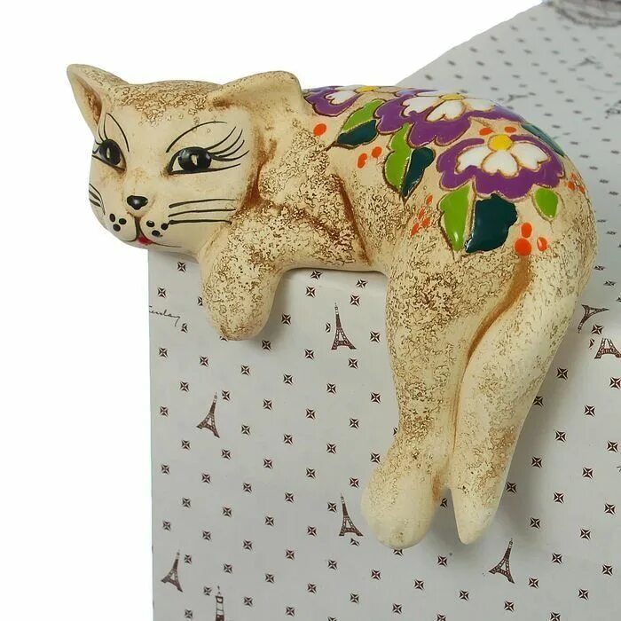 Керамическая кошка купить. Керамические кошки. Кошка из керамики. Сувенир "кошка". Сувениры кошки из керамики.