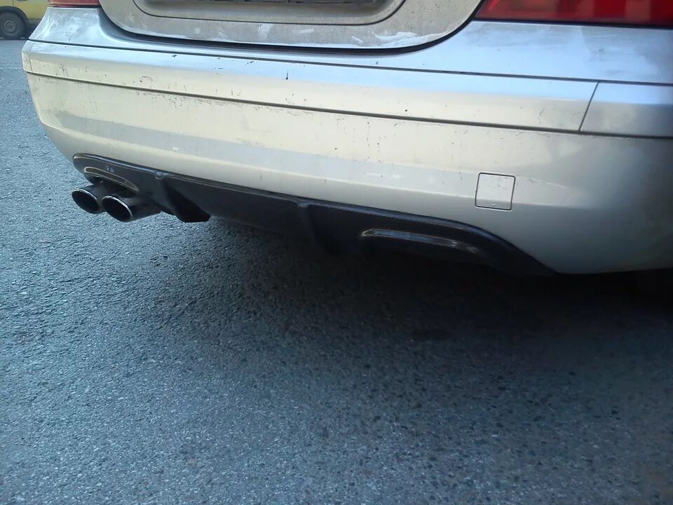 Задний бампер w210. Задний диффузор мерседес w210. диффузор amg заднего бампера w210. задний диффузор на 210 мерседес. mercedes w210 диффузор заднего бампера.