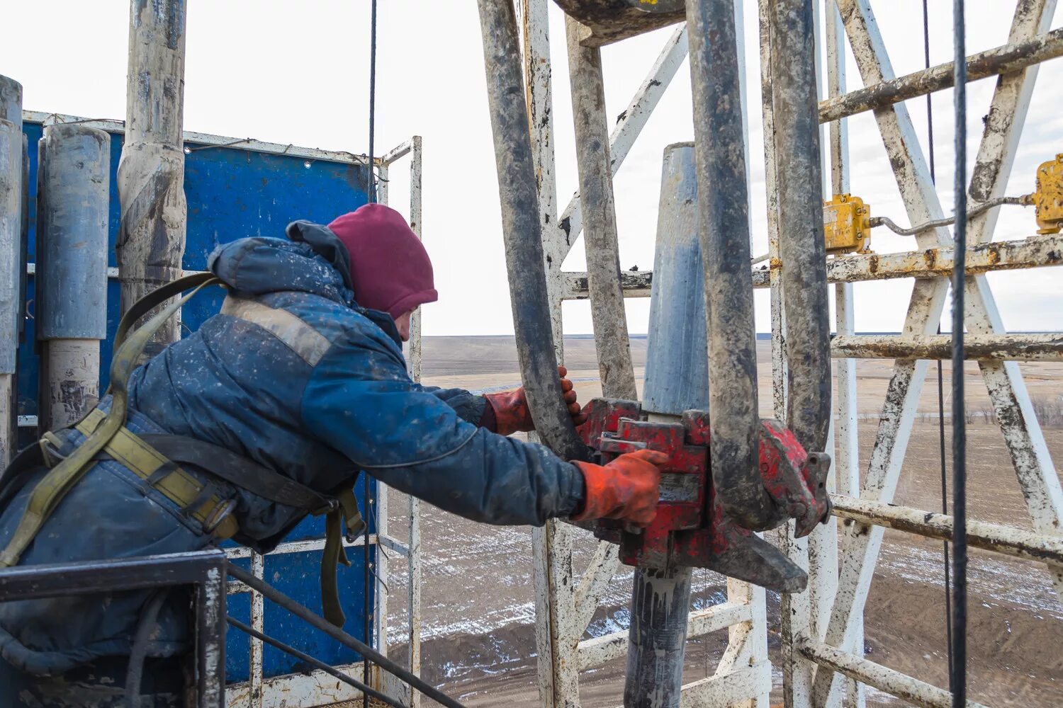 самотлор нефтяное месторождение. крс прс. Drilling rig: «rt50/3150 ld».