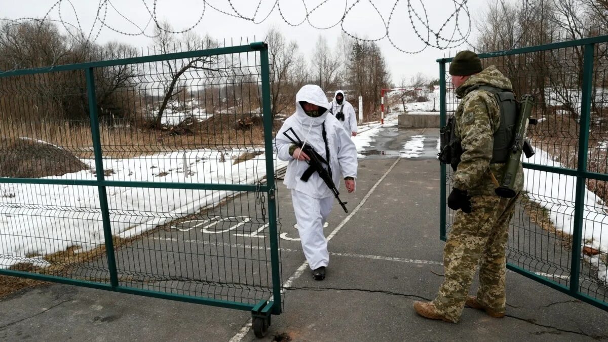 Украинская граница. Окно на границе с украиной. Русской украинская граница. Границы украины. Окно на границе с украиной.