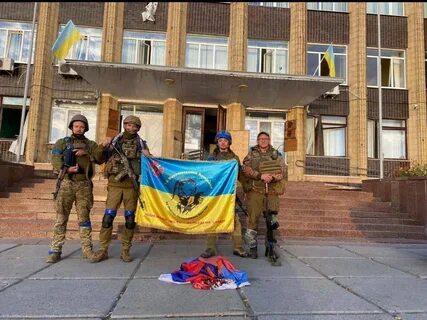 Сдали город без боя
