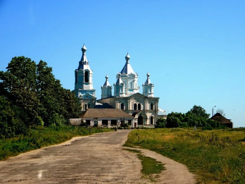 Погода село борки. Знаменская Церковь (Борки). Знаменская Церковь в Курской области. Храм в Борках Курской области Суджанский район. Село Борки Суджанского района Курской области.