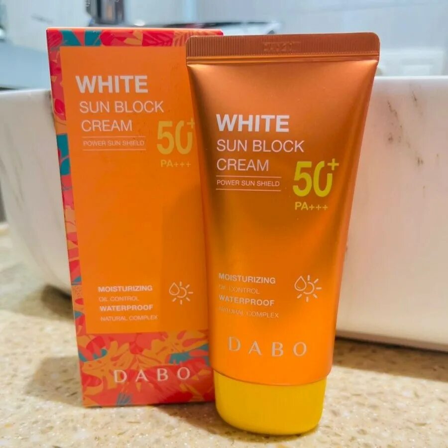Sun block cream. Солнцезащитный крем dabo white sun block cream 70ml. dabo sun block. white sunblock вфищ.