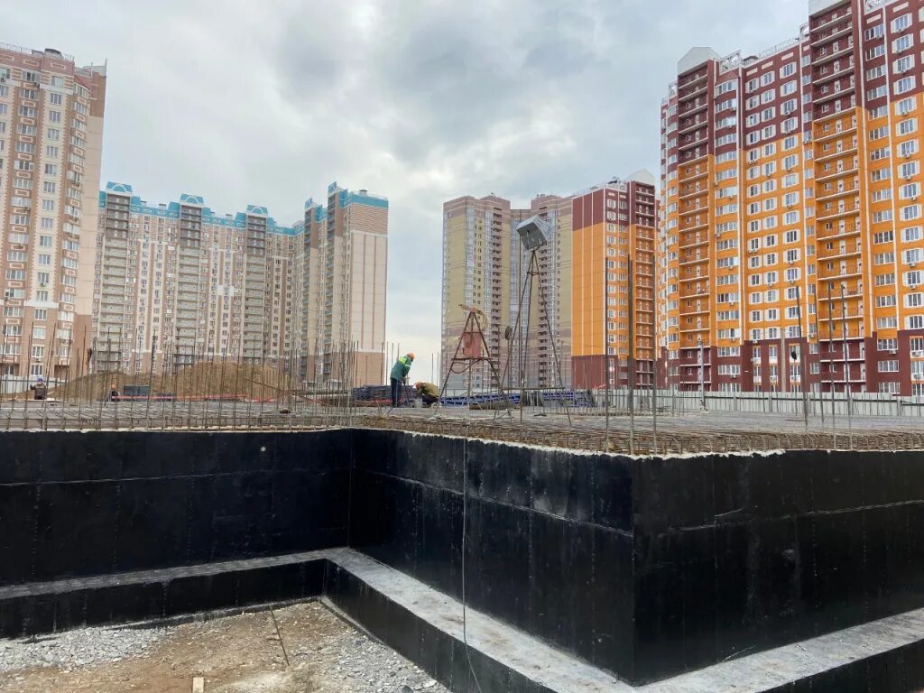 Микрорайон левенцовский. Левенцовка парк жк ростов. Новости левенцовки ростова на дону. Левенцовка парк ростов-на-дону. Школа левенцовка 6 микрорайон.
