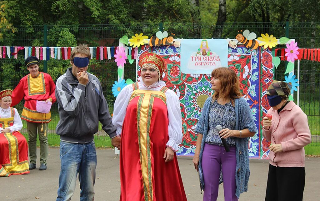 Спас соц сеть. Фестиваль «три Спаса». Три Спаса конкурс. Яблочный спас мероприятие для пенсионеров. Три Спаса концерт.