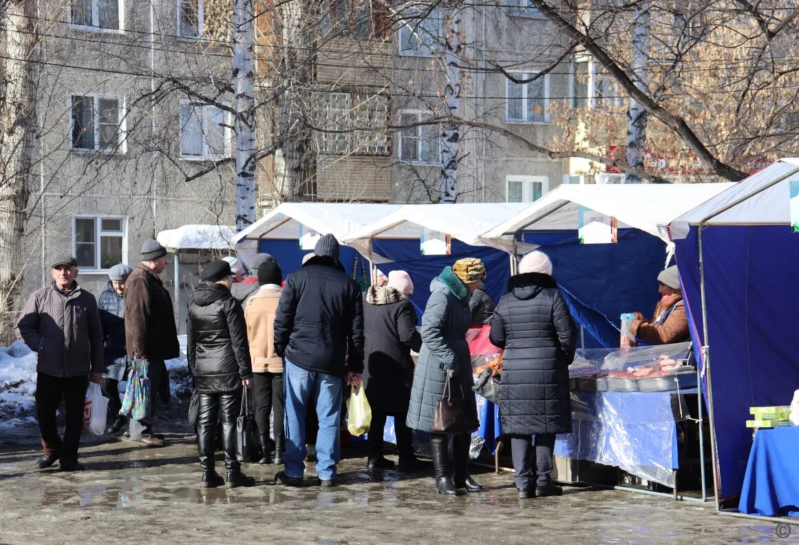 Сообщества барнаула. Ярмарка Барнаул. Барнаульская ярмарка. Ярмарка выходного дня. Ярмарка выходного дня на Бауманской.