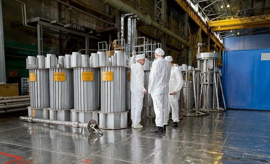 Маяк реактор. Завод маяк озерск. завод рт-1 по переработке отработанного ядерного топлива. завод маяк плутоний. реактор на комбинате маяк.