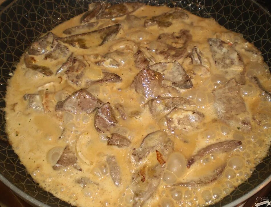 Как вкусно приготовить печень куриную с подливкой. Печенка с подливкой. печень с подливкой. куриная печень с подливкой. печёнка куриная с подливкой.