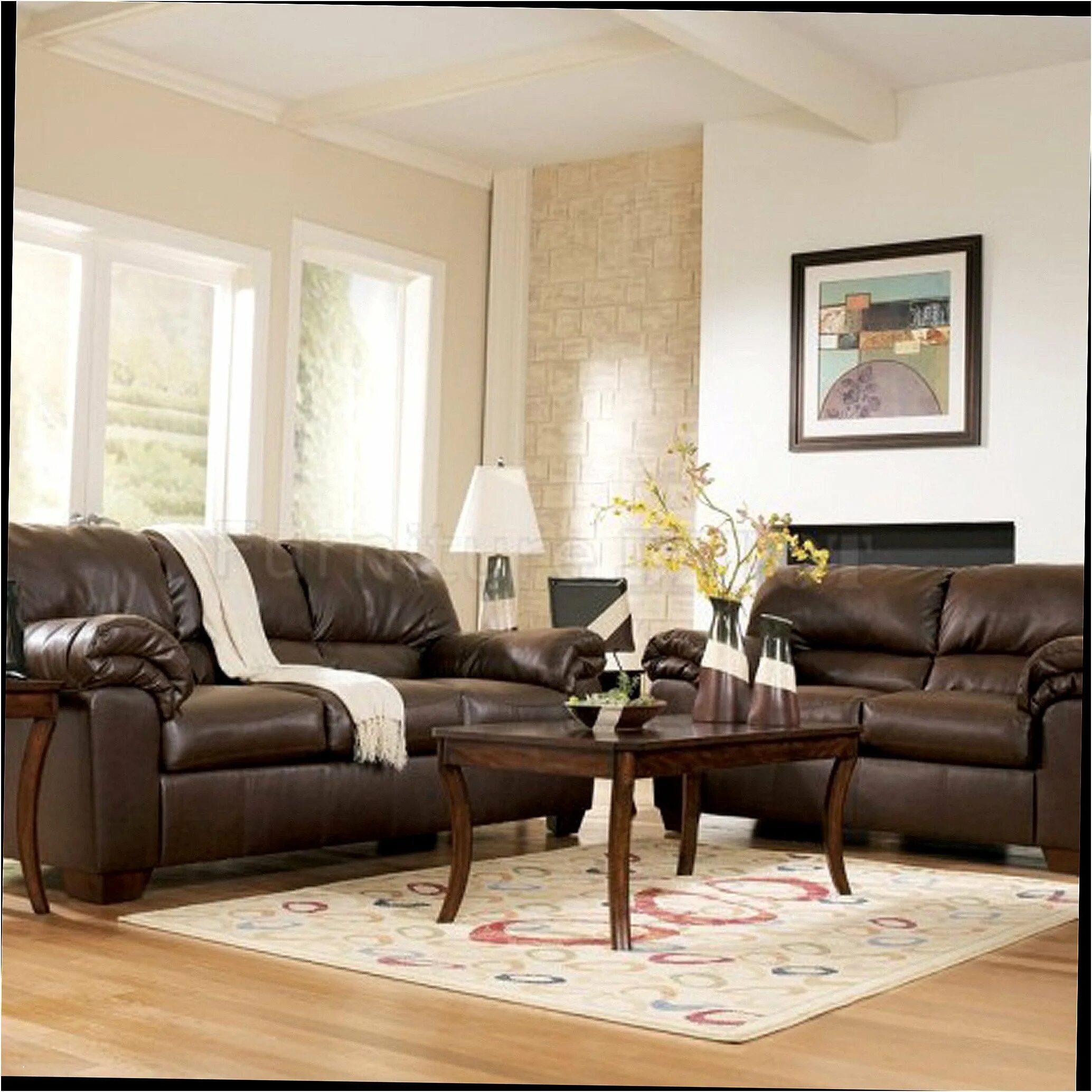 коричневая мебель в интерьере. гостиная с коричневой мебелью. гостиная с коричневой мебелью. классическая гостиная в коричневых тонах. интерьер в коричневых тонах.