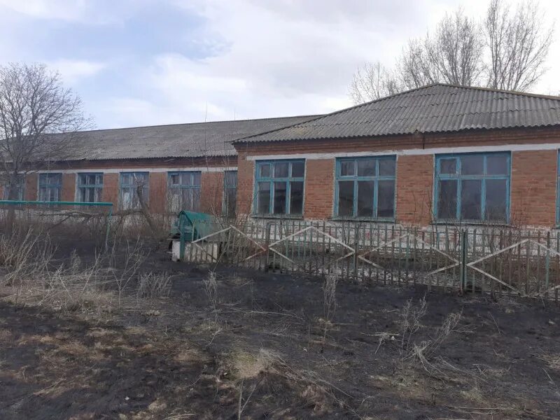 Пожар в поле. Курская область 8. 08 новости. Курская область 8. Пожар в деревне.