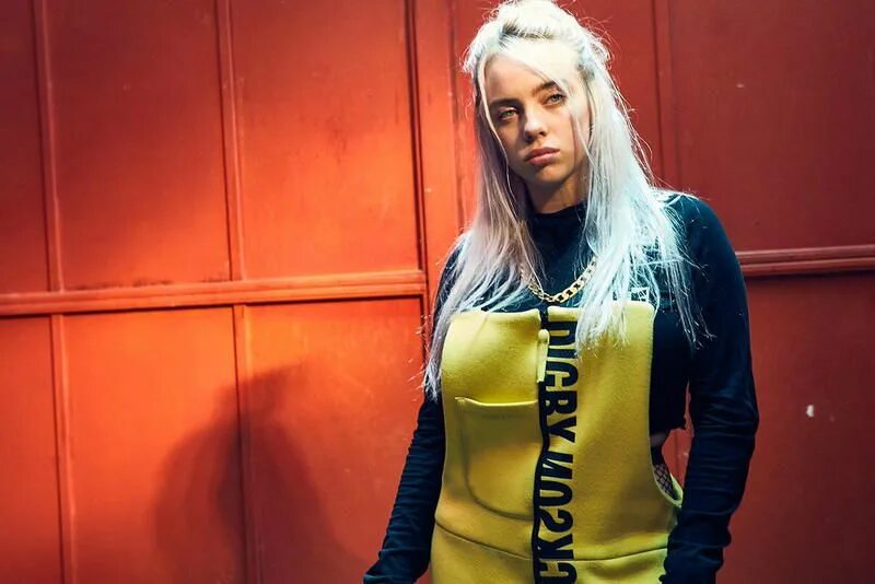 Eilish billie eilish. Билли айлиш анфас. Билли айлиш селфи. Билли айлиш 2019. Била айшли.