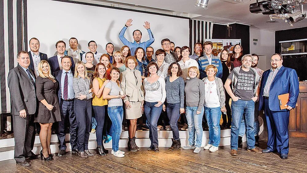 Пространство политика. Эквиум бизнес клуб. Бар в клубе. Бизнес клуб эталон москва. Бизнес клуб спб.