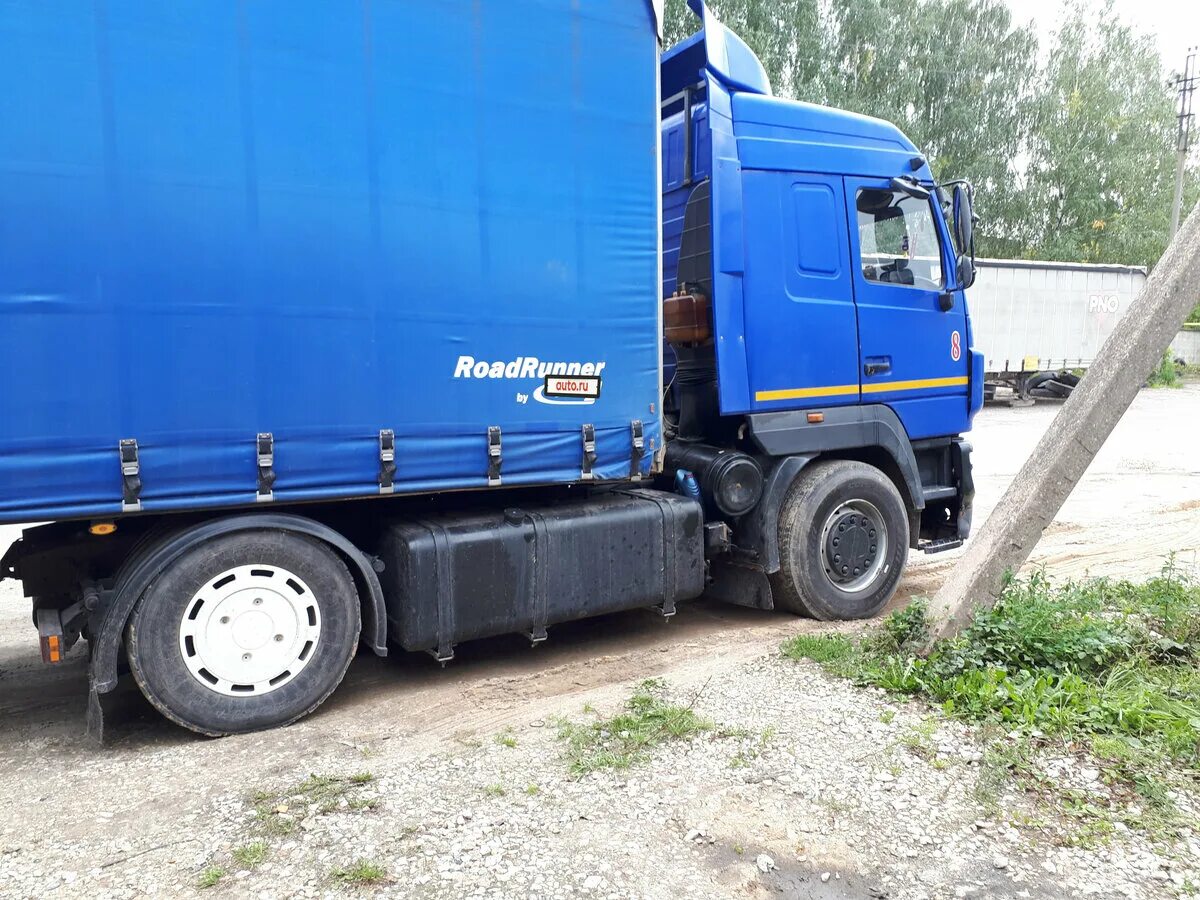 маз 5440 на батонах. батоны на маз. прицеп маз на батонах. батоны на маз. резина на маз 5551.