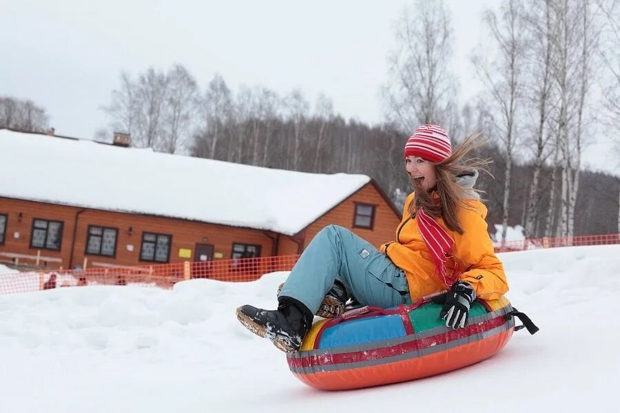 измайловский парк горки для тюбинга. катание с горки. бабушкинский парк тюбинговая горка. где в москве можно покататься на тюбингах. парк сокольники горка.