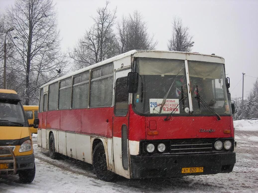 Рязань новомосковск купить. Икарус 256 автодом. Автовокзал Новомосковск. Автобус Новомосковск. Новомосковск Рязань автобус.