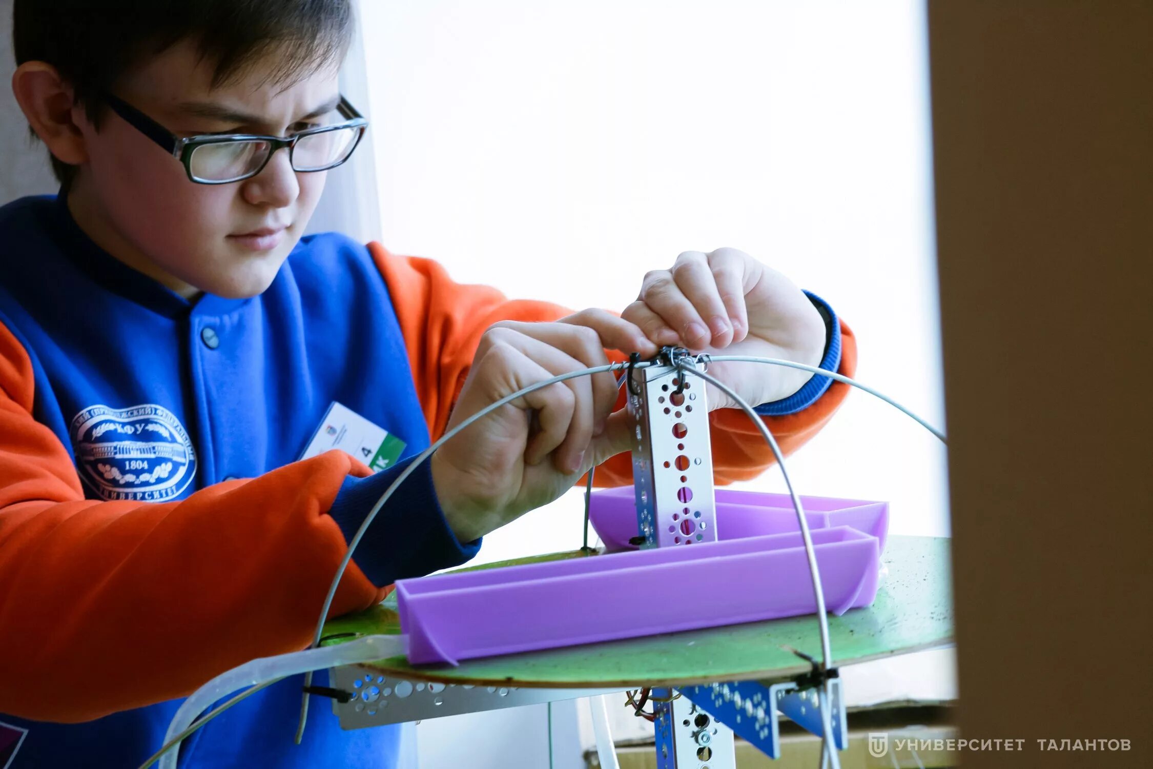 Юный изобретатель. Детские изобретения. Идеи детских изобретений. Детские изобретения 2 класс. Вертолет из пластиковой бутылки.