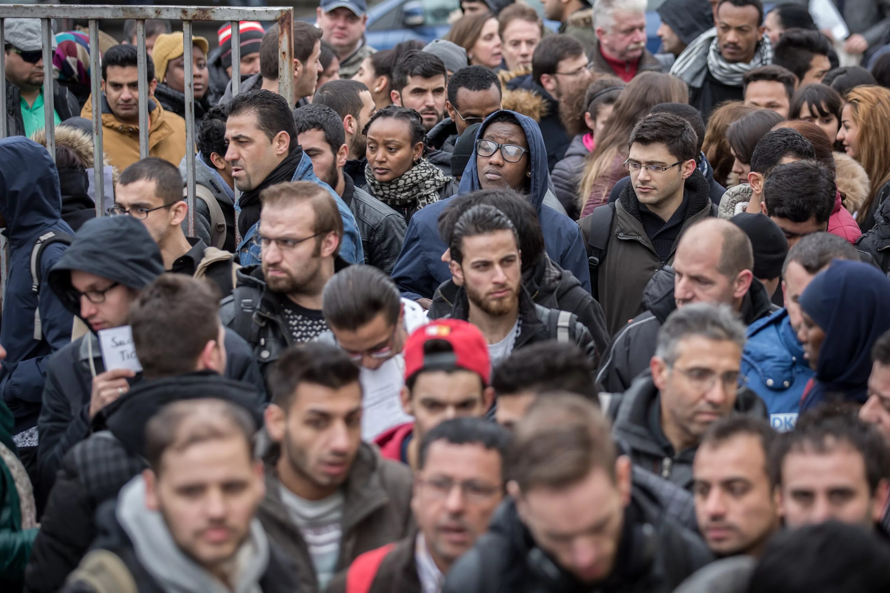 Есть ли в европе. Беженцы в Германии. Безработица мигранты. Русские беженцы в Германии. Чеченские беженцы в Европе.