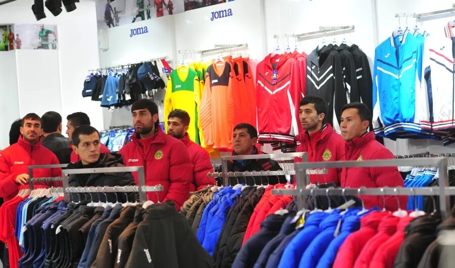 нигина блогер узбекистан. магазин одежды в худжанде. мода миллий либослар. спортивные магазины в душанбе. музей бободжона гафурова.