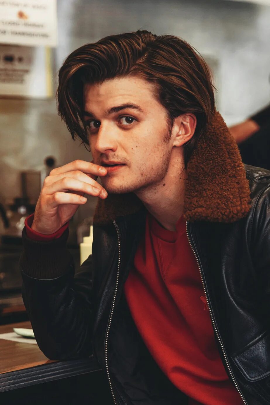 Джо керри. Джо Кири. Джо Кири Joe Keery. Джо Кири 2022. Джо Кири фотосессии.