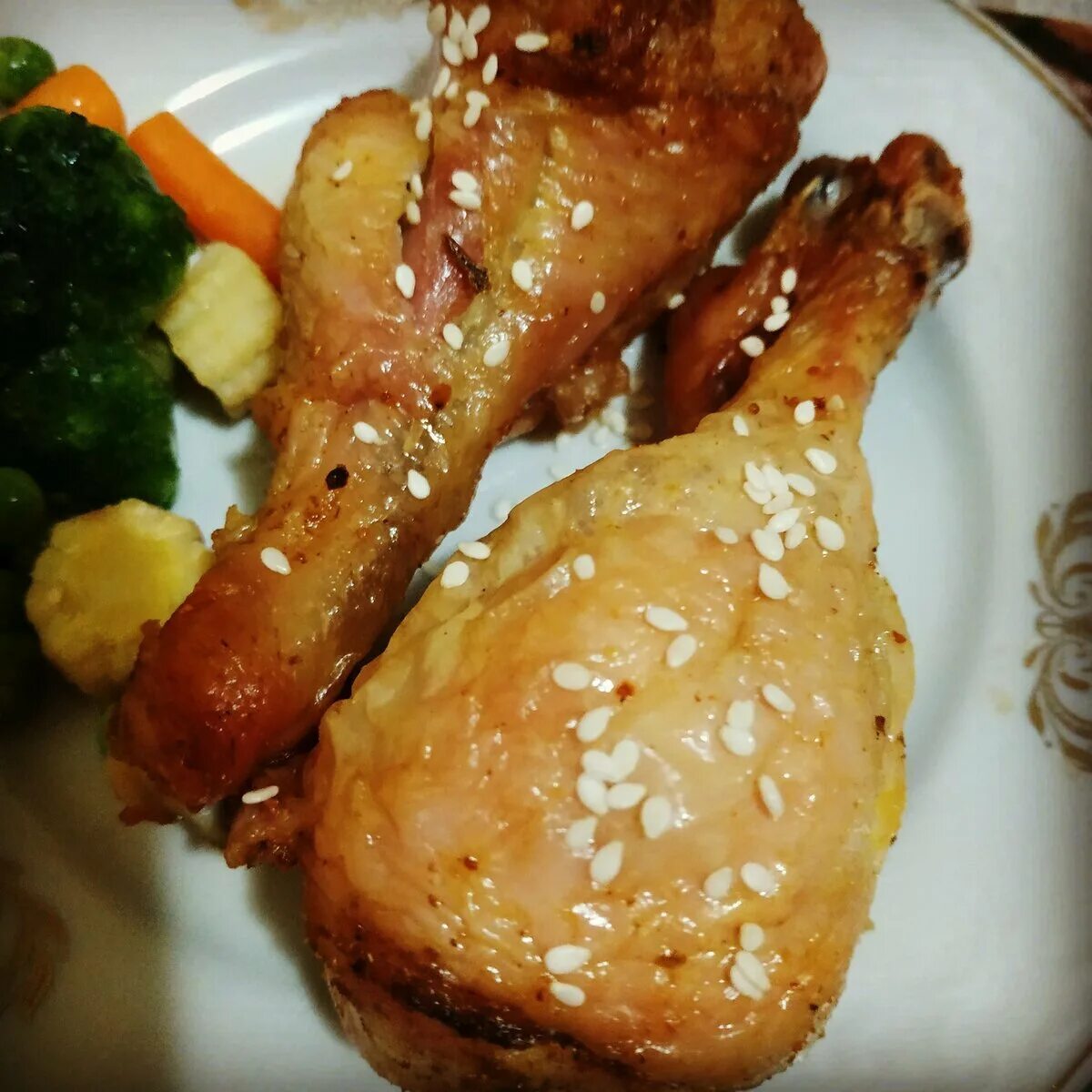 Куриные ножки в духовке с соевым соусом. Курица в медово-соевом соусе. Курица в соевом соусе с медом. Курица в соевом соусе в духовке. Цыпленок в медовом соусе.