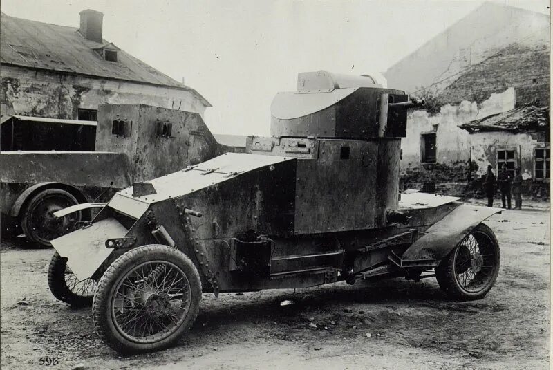 Первые бронемашины. Renault 1914 armoured car. Minerva бронеавтомобиль бельгия. Бронеавтомобиль фиат ижорский. Бронеавтомобиль остин путиловский 1917 года.