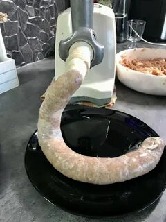 Купаты в кишке рецепт на мясорубке