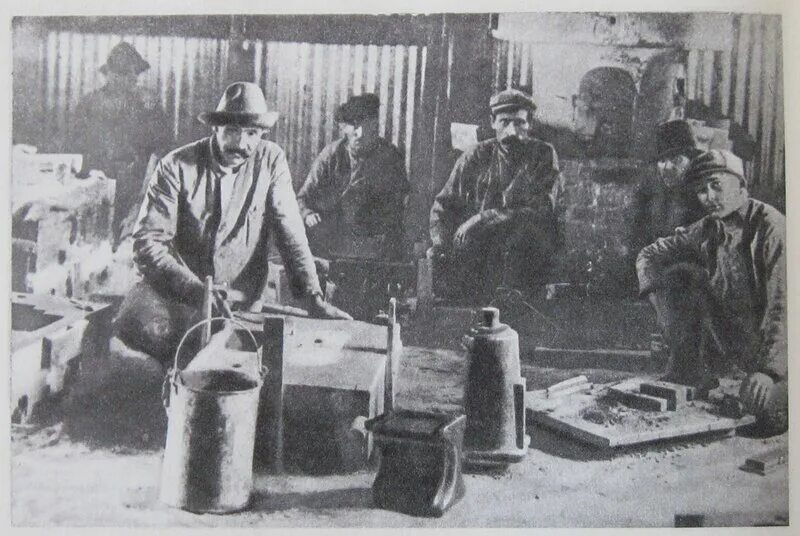 положение рабочих. положение рабочих в англии в 18 веке. наемные рабочие характеристика история. положение рабочих в 18 веке. рабочее законодательство российской империи.