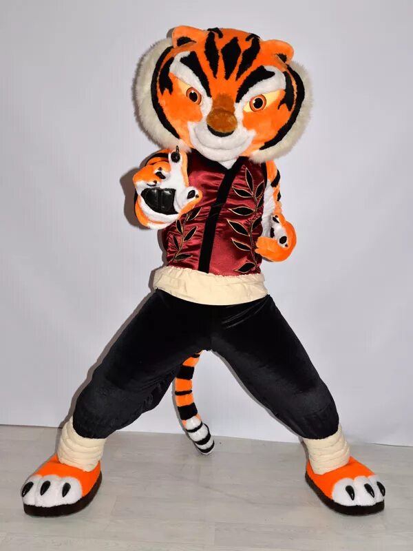 Маска тигра. Детские костюмы на новый год тигр. Костюм тигра для мальчика. Новогодний костюм тигра взрослый. Венецианская маска тигра.