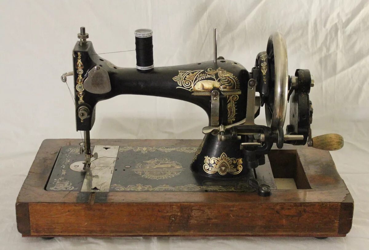 Старинная швейная машина дюркопп114. Швейная машинка подольский механический завод 1950. Зингер 1967. Как продать старую швейную машинку. Швейная машинка zinger s760.