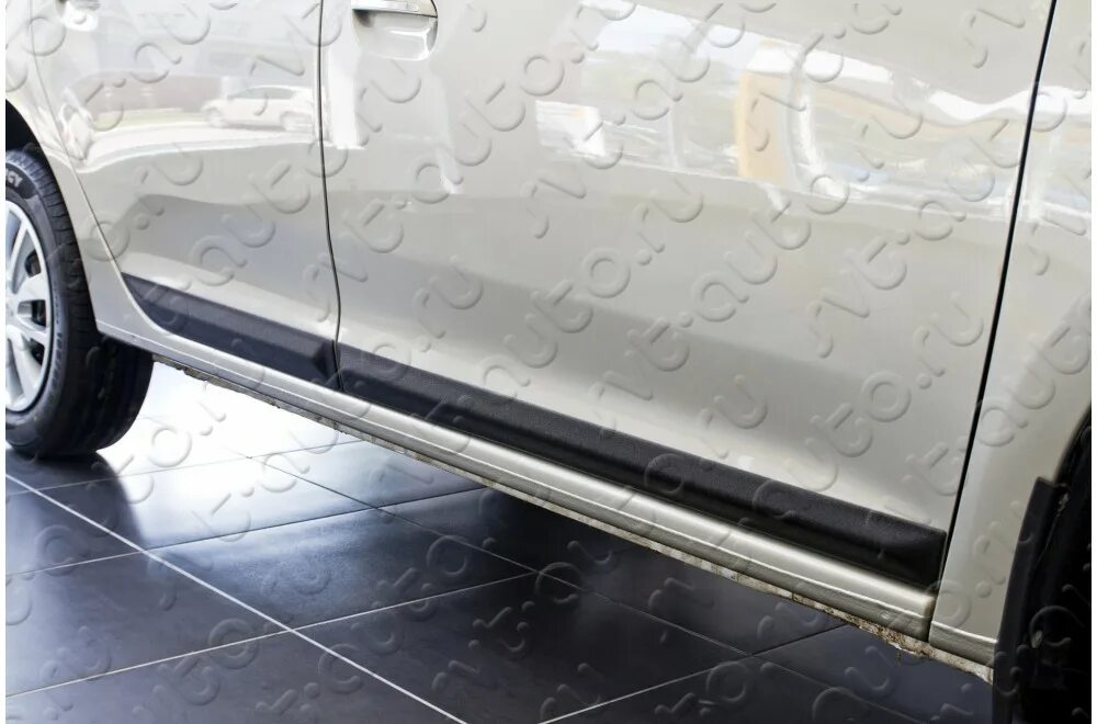 Молдинги на двери renault logan 1. Молдинги дверей логан. Дверь рено логан 2. Молдинги дверей логан. Молдинги на двери рено логан 2.