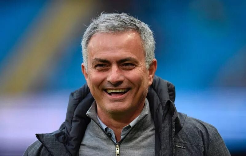 Тренера знаменитостей. Тренеры футбола знаменитые. Знаменитые тренеры россии из ростовской области. Знаменитые тренеры. Жозе моуринью 2005.