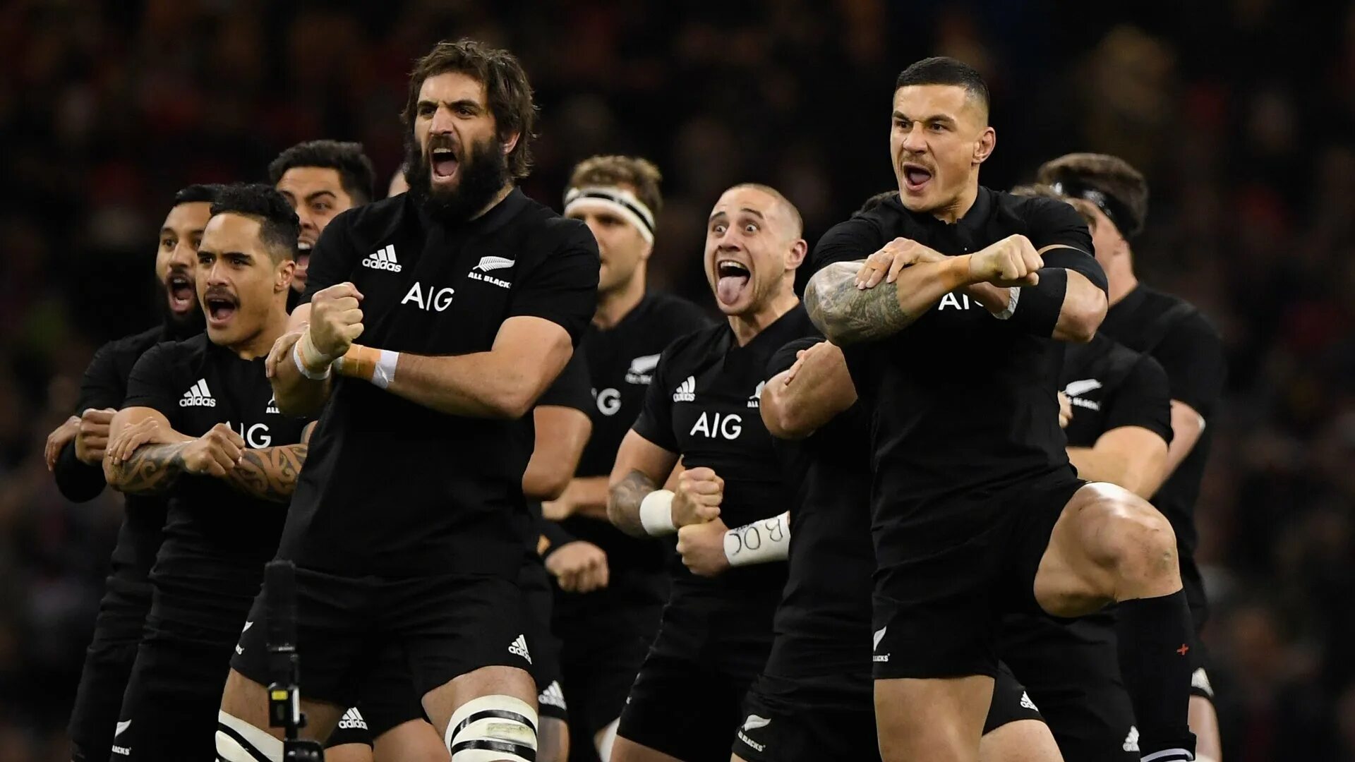 Игры новой зеландии. Регби олл Блэкс. Олл Блэкс хака. All Blacks новая Зеландия. Хака регбистов новой Зеландии.