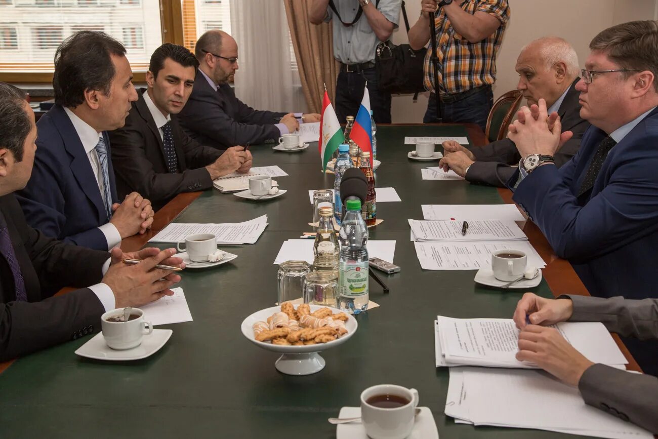 Посольство франции в москве здание. Армянское посольство в москве. Посольство армении в москве. Курсы в посольствах москвы. Зейнаб азимова посольство индии в россии.