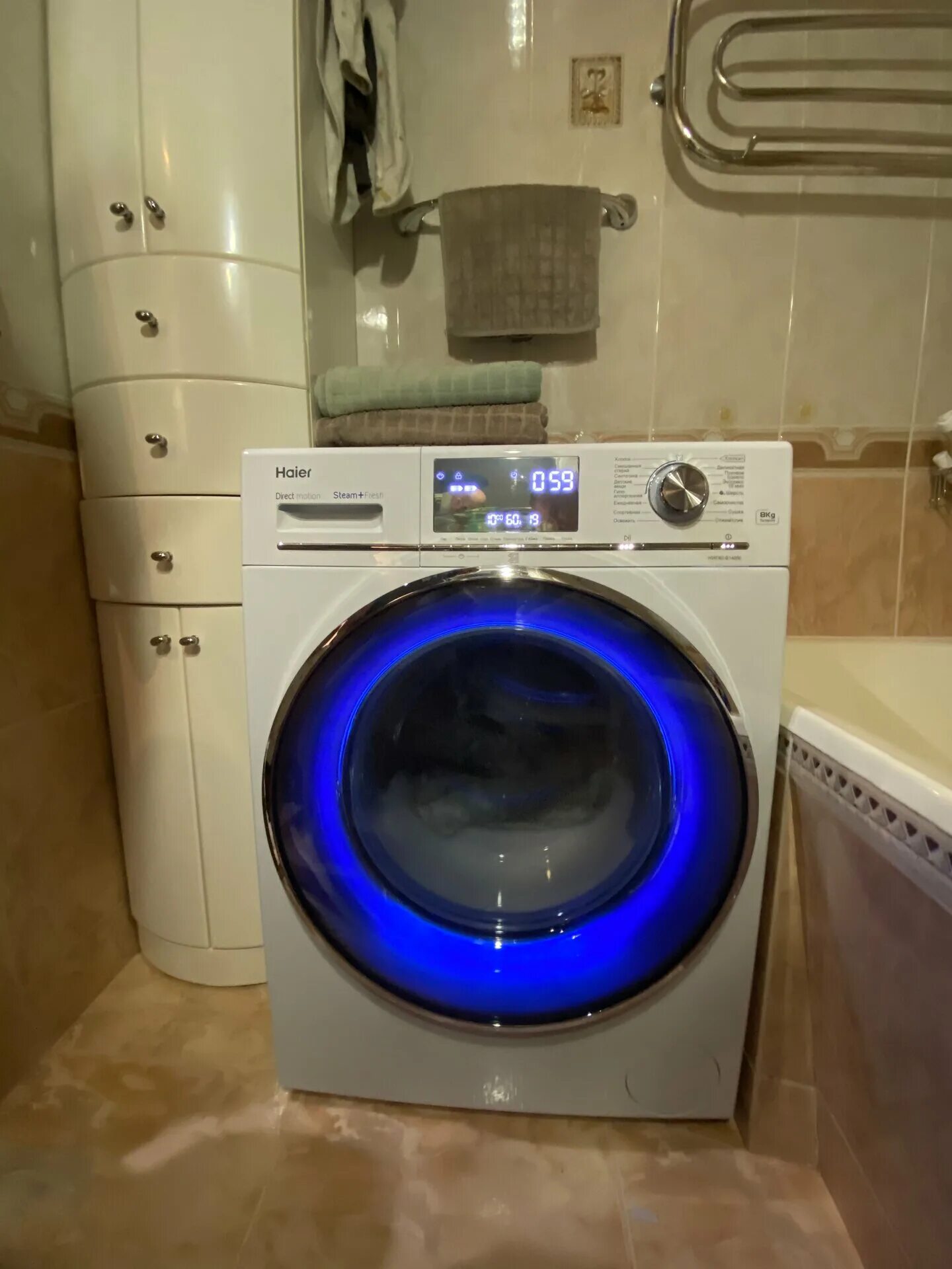 Сушильная машина haier купить. Стиральная машина с сушкой Haier hwd80-bp14959a. Haier hwd80-b14686. Стиральная машина Хайер 80 с сушкой. Стиральная + сушильная машина Haier hwd80-BP.