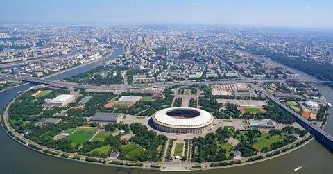 Лужники москва река