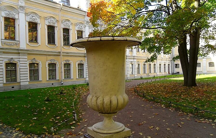 Дом сад спб. Фонтанный дом в санкт-петербурге сад. Особняк громова лопухинский сад. Усадьба громова в лопухинском саду в санкт-петербурге. Державина.