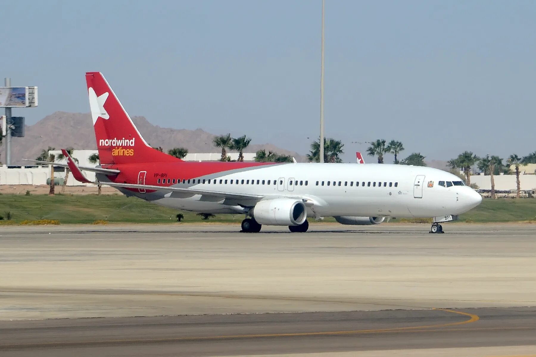 Южный ветер авиакомпания отзывы. Боинг 737 Nordwind. Самолёт Боинг 737 Норд Винд. Северный ветер (Nordwind Airlines). Авиакомпания Нордвинд Эйрлайнс.