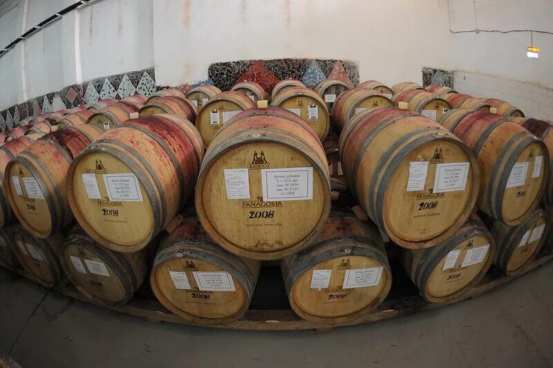 Стекло темрюк. Тамань винный завод фанагория. винзавод темрюк фанагория экскурсии. винный завод фанагория темрюк. коньячный завод темрюк вино.