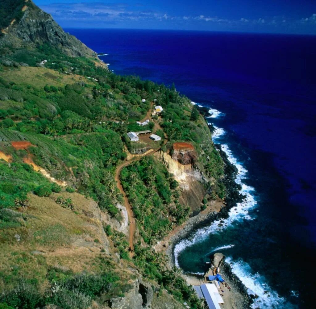 адамстаун — столица островов питкэрн. остров pitcairn (питкэрн). адамстаун питкэрн. острова питкэрн, заморская территория великобритании. острова питкэрн, заморская территория великобритании.