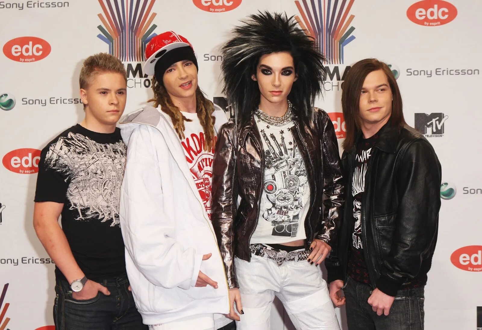 Какие есть немецкие группы. Немецкая Молодежная группа Токио хотел. Фанаты Tokio Hotel 2007. Токио хотел фото. Немецкая Молодежная группа Родом из Германии Токио хотел.